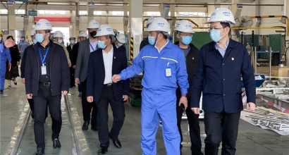 区委副书记、区长陈群伟到亚达检查防疫工作